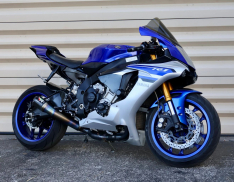 2016 YAMAHA YZF-R1