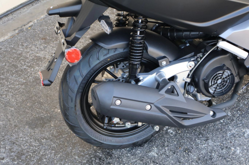 ia_1300000019-1.jpg ia_1300000019-1.jpg